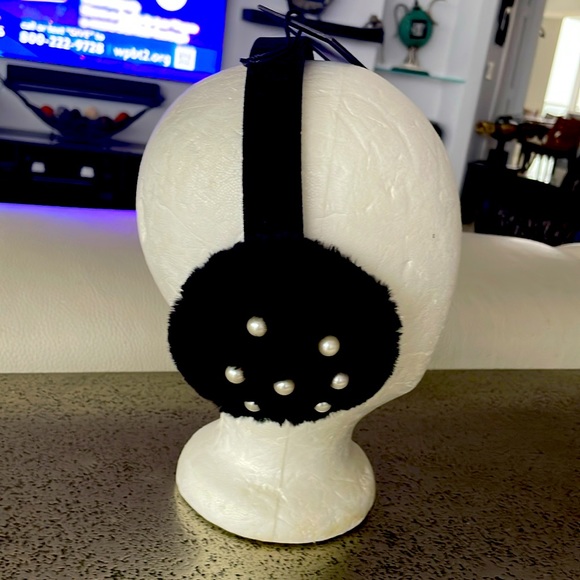 NWT JOCELYN FAUX FUR EARMUFFS WITH PEARLS - Picture 1 of 6